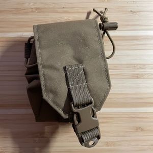 Tactical Tailor Fight Light Flashing Smoke Pouch in Coyote Brown